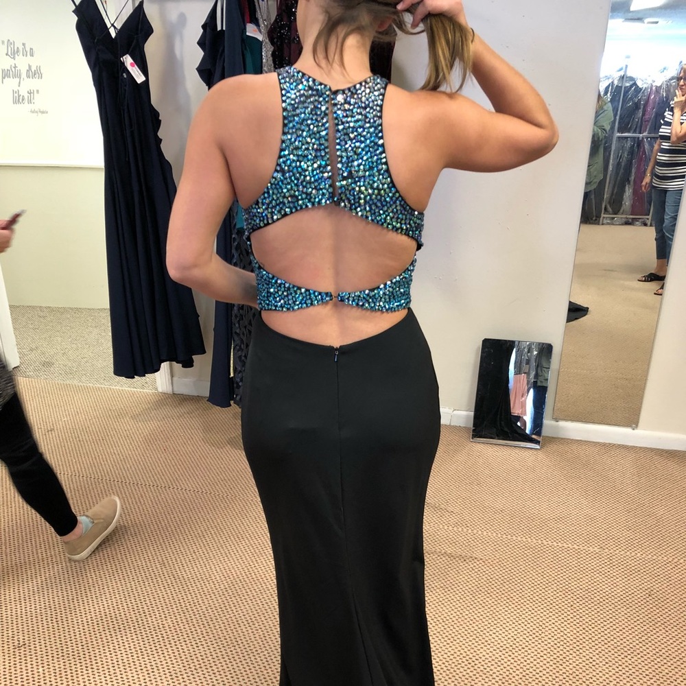 Gown - Picture 2 of 3